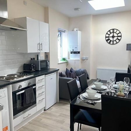 2 Bedroom Apartment With Balcony Oxford Exterior photo