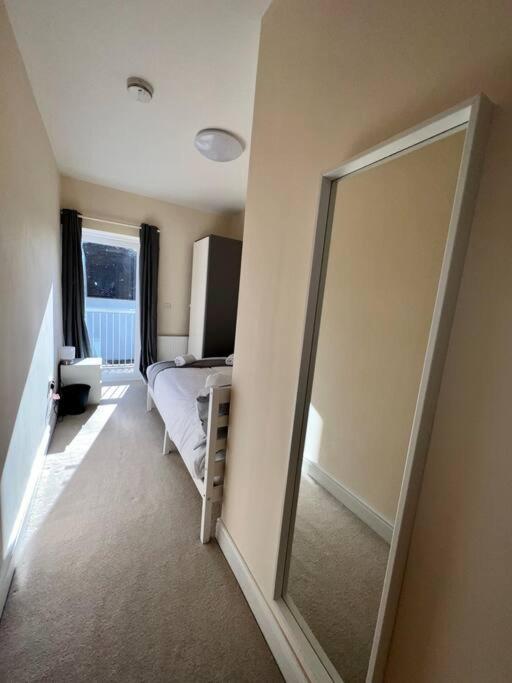 2 Bedroom Apartment With Balcony Oxford Exterior photo