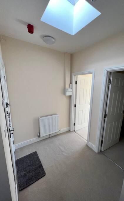 2 Bedroom Apartment With Balcony Oxford Exterior photo