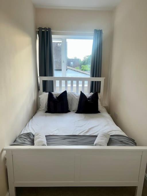 2 Bedroom Apartment With Balcony Oxford Exterior photo